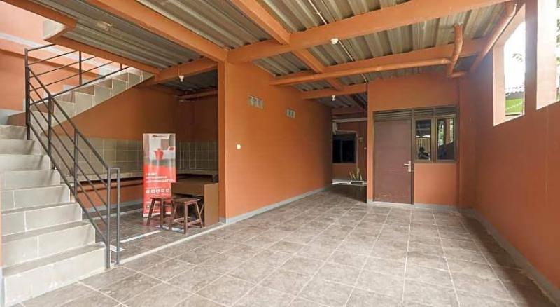 Formerly RedDoorz Syariah @ Bulak Kapal image