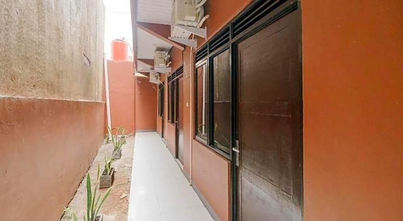 Formerly RedDoorz Syariah @ Bulak Kapal image