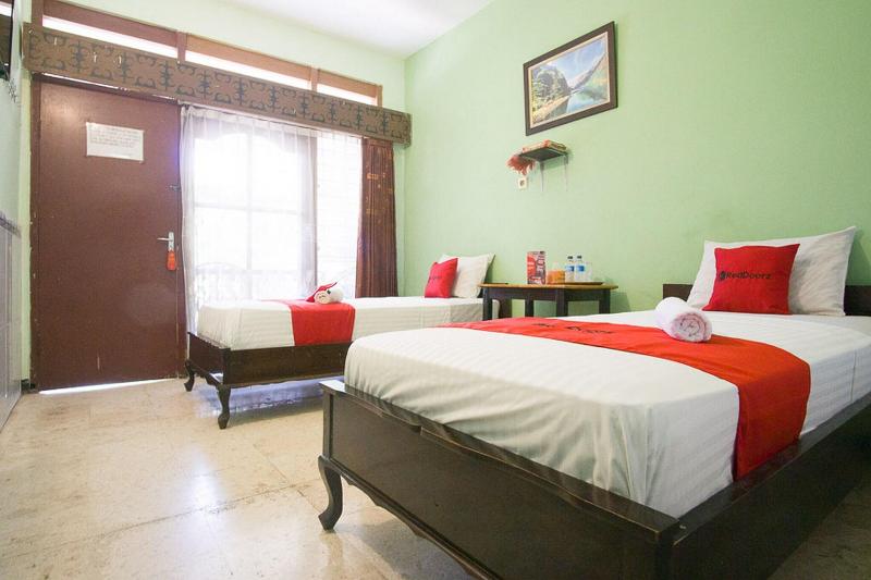 Formerly RedDoorz Syariah @ Jalan Gajah Mada image