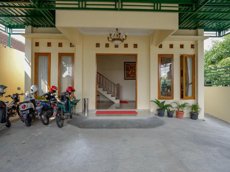 Formerly RedDoorz near Stadion 45 Karanganyar