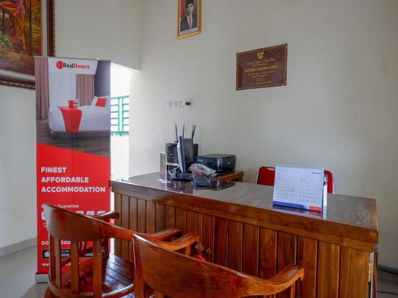 Formerly RedDoorz near Stadion 45 Karanganyar