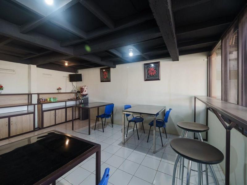 Formerly RedDoorz near Cikampek Mall Karawang image