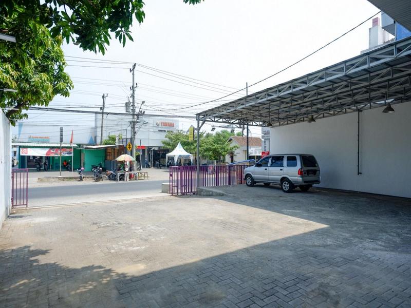 Formerly RedDoorz near Alun Alun Kaliwungu Kendal 5