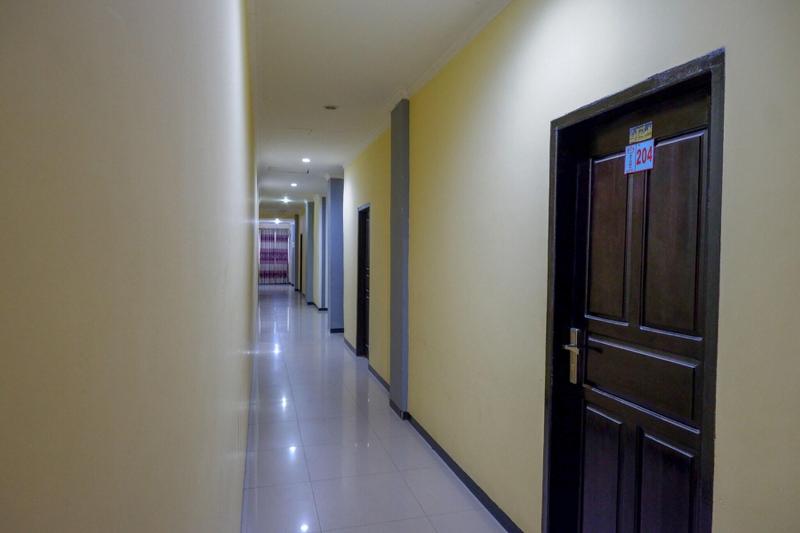 Formerly RedDoorz near Citraland Waterpark Kendari image