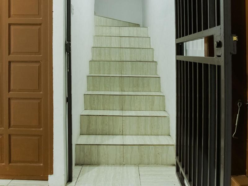 OYO 90012 Guest House Cahaya 7296