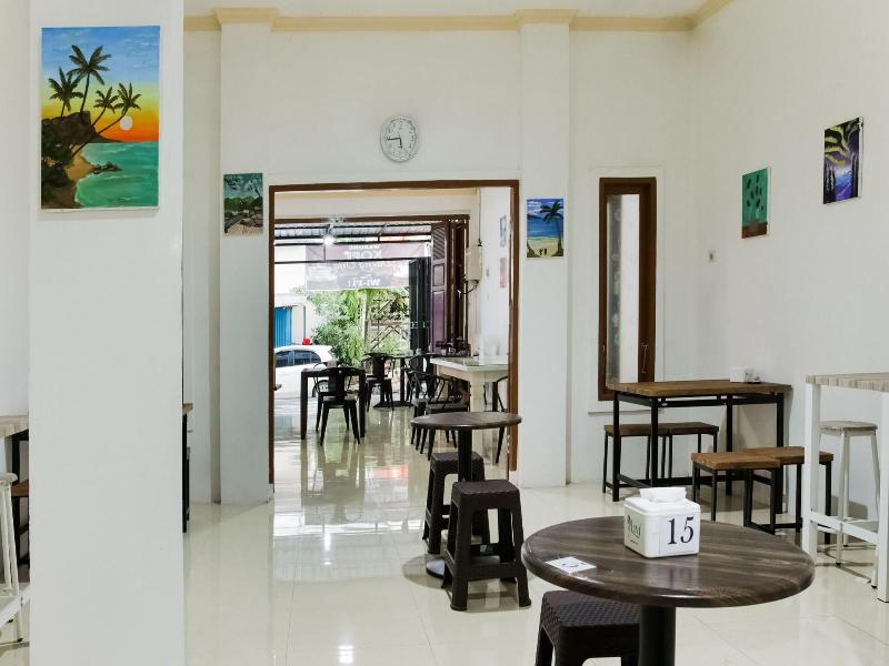 OYO 90012 Guest House Cahaya 7296