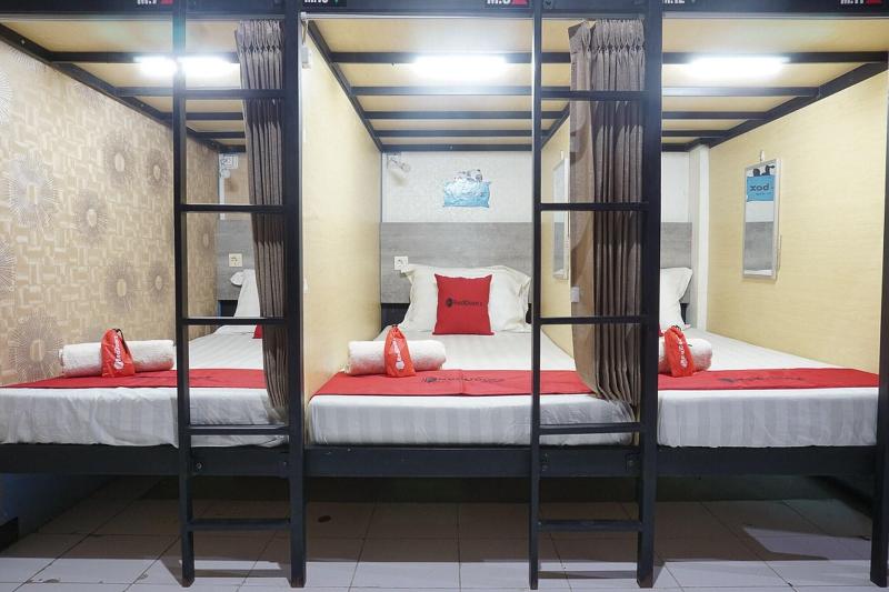 Formerly RedDoorz Hostel @ Borobudur Street — main photo