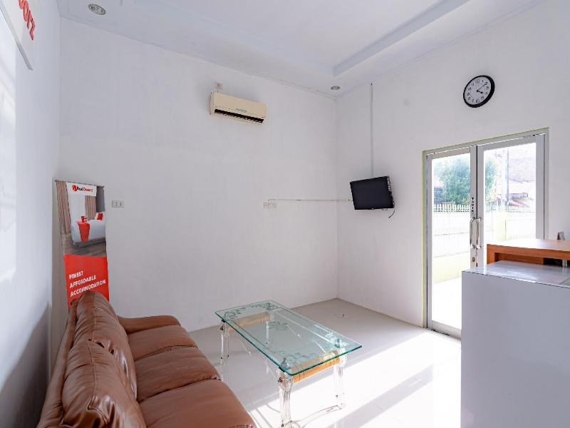 Formerly RedDoorz Syariah near UISU Medan image