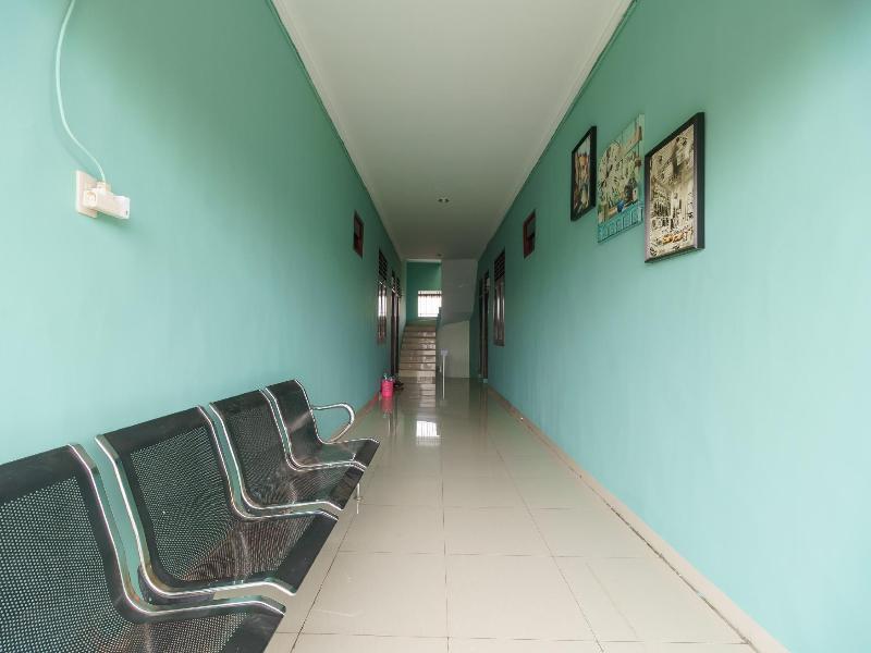 Formerly RedDoorz Syariah near UISU Medan image