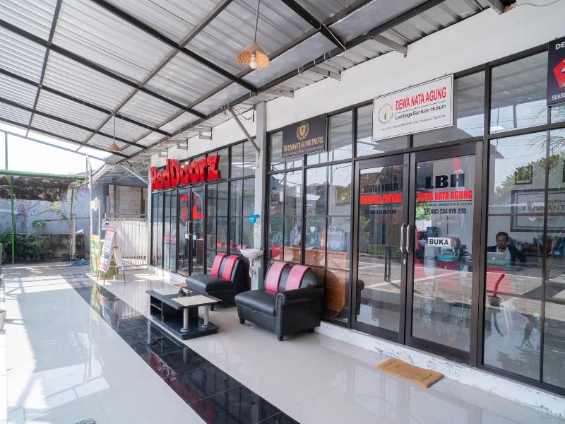 Formerly RedDoorz Syariah @ Winong Nganjuk image