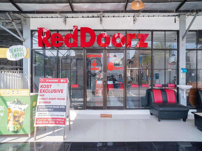 Formerly RedDoorz Syariah @ Winong Nganjuk image