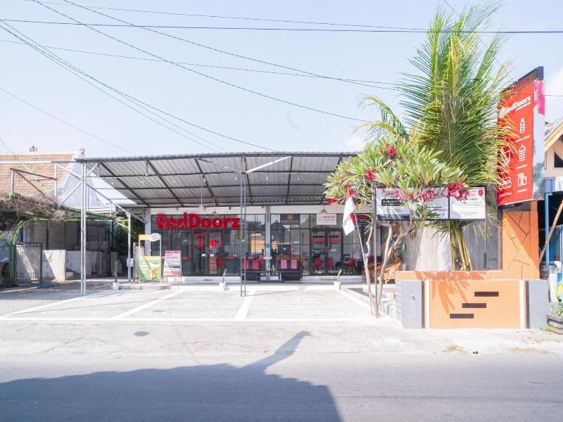Formerly RedDoorz Syariah @ Winong Nganjuk image