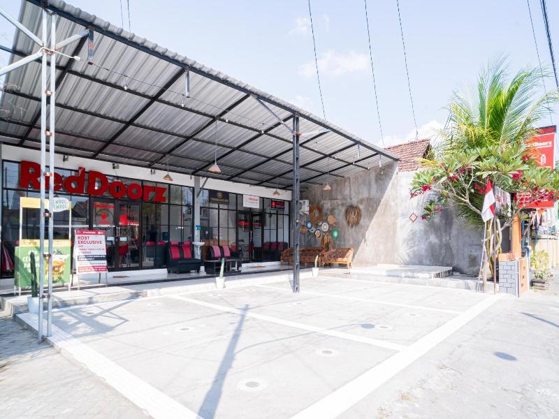 Formerly RedDoorz Syariah @ Winong Nganjuk image