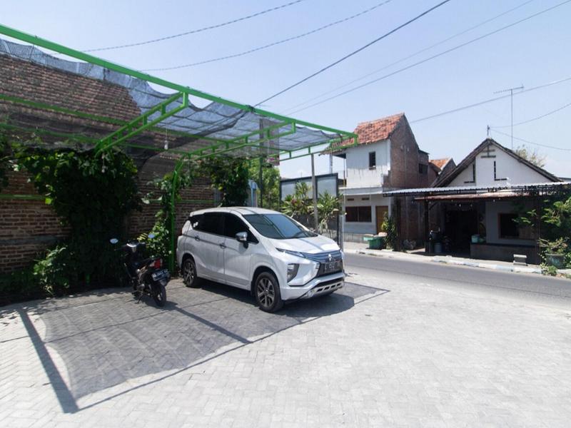 Formerly RedDoorz Syariah @ Winong Nganjuk image
