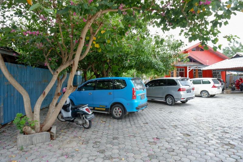 Formerly RedDoorz @ Hotel Bumi Palupy image