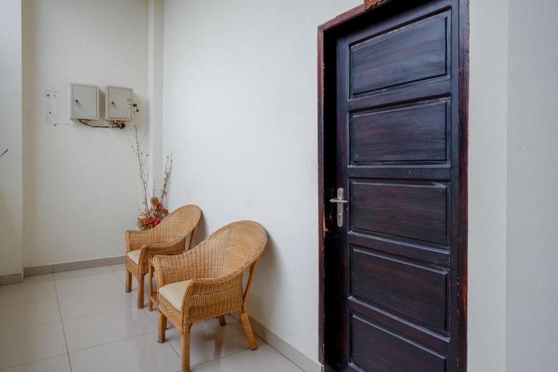 Formerly RedDoorz @ Hotel Bumi Palupy image