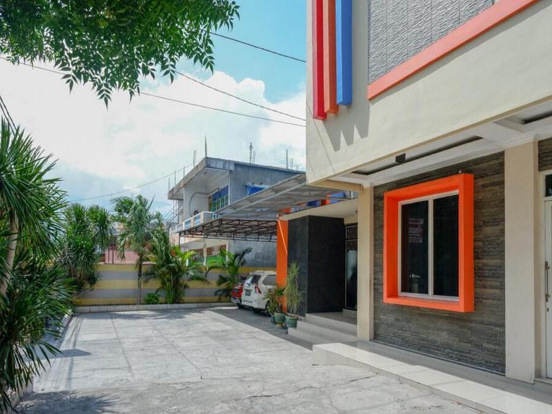 Formerly RedDoorz near Millenium Waterpark Palu