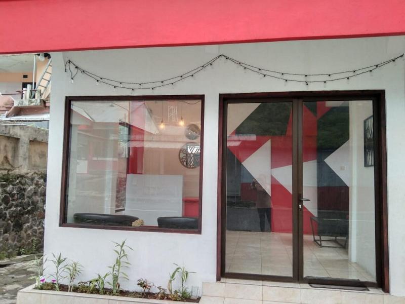 Formerly RedDoorz @ Tretes 2 image