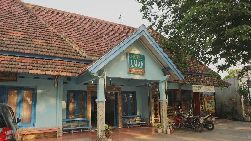 SPOT ON 1972 Aman Family Inn Syariah