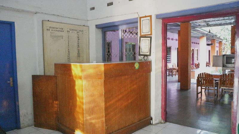 SPOT ON 1972 Aman Family Inn Syariah