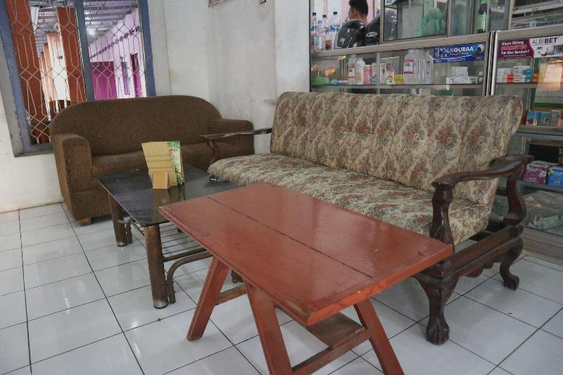 SPOT ON 1972 Aman Family Inn Syariah