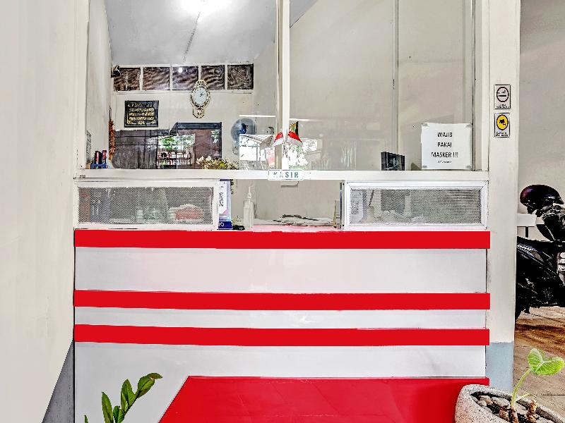 SPOT ON 90098 Anak Mama Guesthouse image