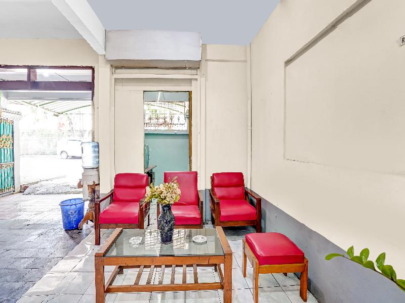 SPOT ON 90098 Anak Mama Guesthouse image