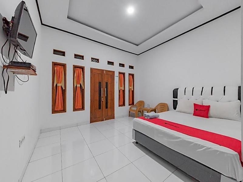 Formerly RedDoorz @ Geopark Ciletuh Sukabumi image