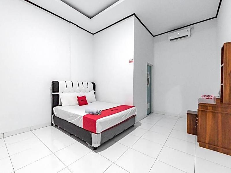 Formerly RedDoorz @ Geopark Ciletuh Sukabumi image