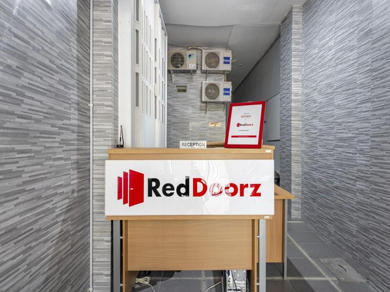 Formerly RedDoorz @ Jemursari Surabaya 2 image