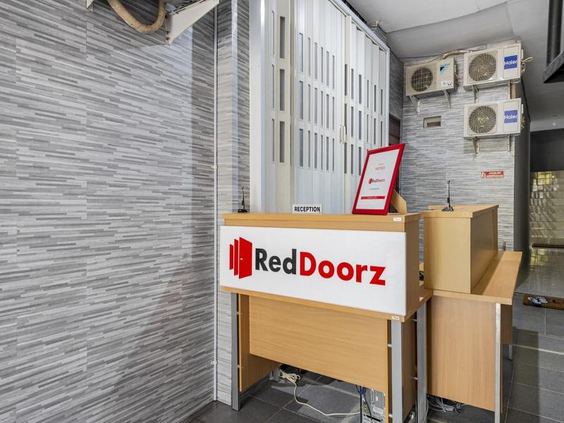 Formerly RedDoorz @ Jemursari Surabaya 2 image