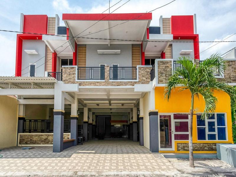 Formerly RedDoorz Syariah Kertomenanggal Surabaya image