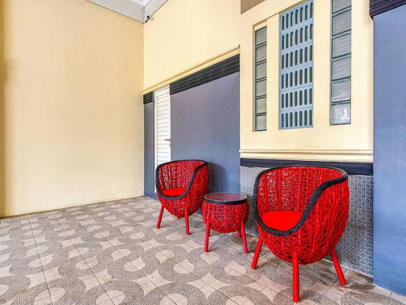 Formerly RedDoorz Syariah Kertomenanggal Surabaya image