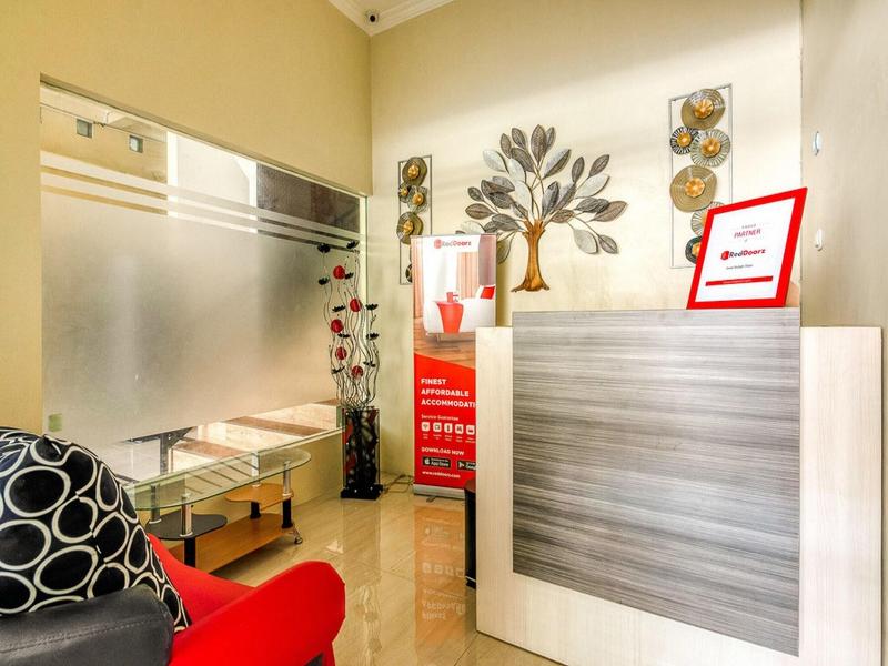 Formerly RedDoorz Syariah Kertomenanggal Surabaya image