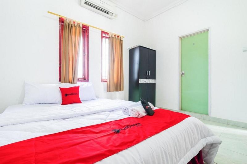 Formerly RedDoorz near Universitas Pamulang image