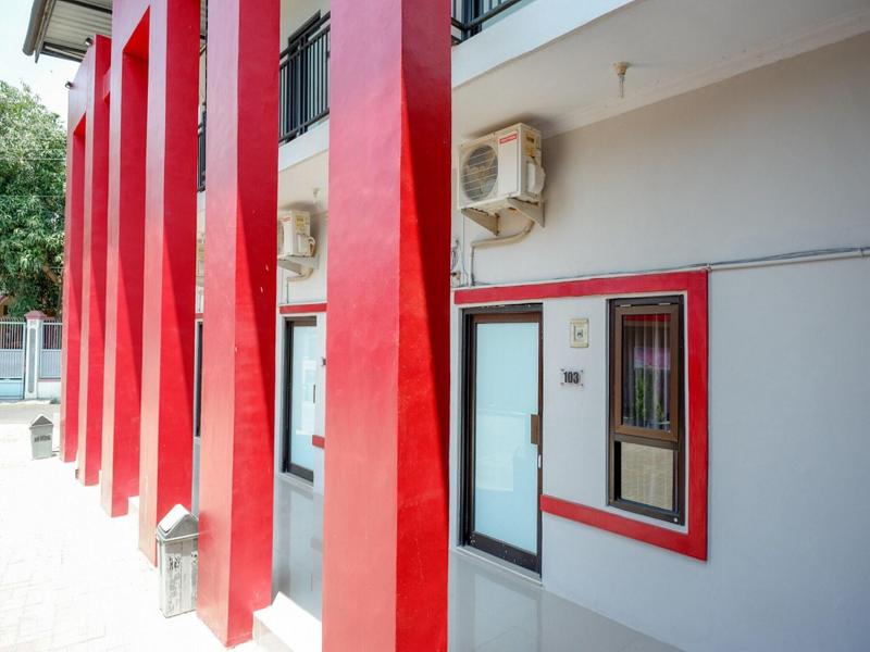 Formerly RedDoorz Syariah near Alun Alun Tegal