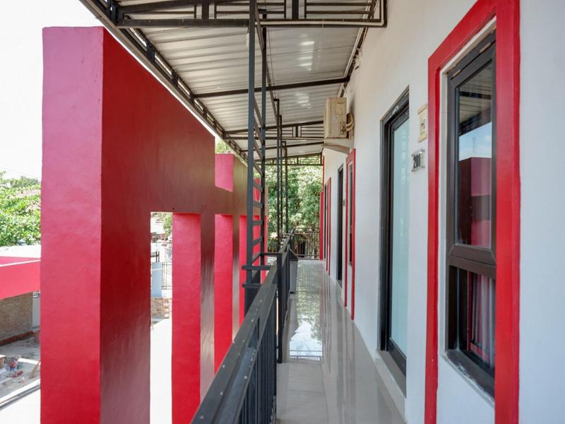 Formerly RedDoorz Syariah near Alun Alun Tegal