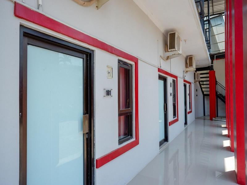Formerly RedDoorz Syariah near Alun Alun Tegal