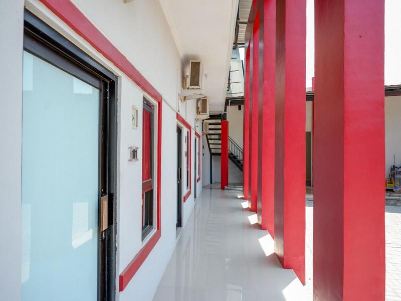 Formerly RedDoorz Syariah near Alun Alun Tegal