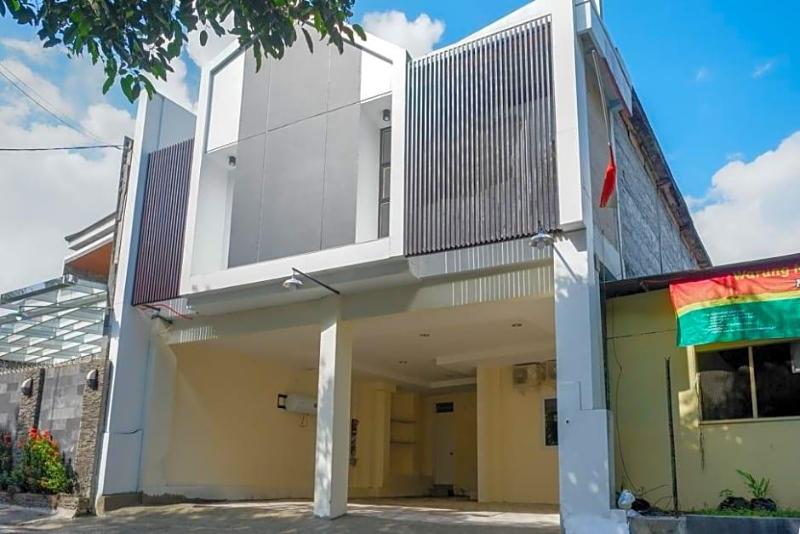 Formerly RedDoorz near Ambarrukmo Plaza Mall image