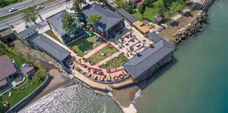 Beach & Waterfront