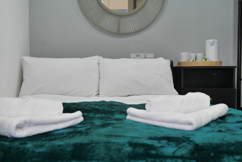 OYO High Tide Hotel - SELF CHECK IN image