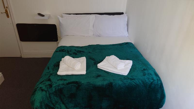 OYO High Tide Hotel - SELF CHECK IN image