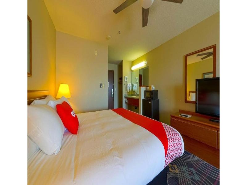 Siletz Bay Beachfront Hotel by OYO Lincoln City image