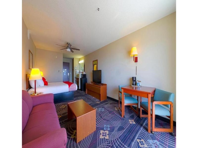 Siletz Bay Beachfront Hotel by OYO Lincoln City image