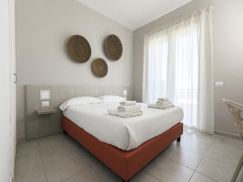 Luna Minoica Suites & Apartments image