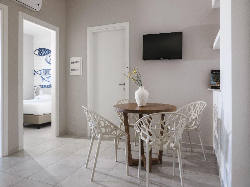 Luna Minoica Suites & Apartments image