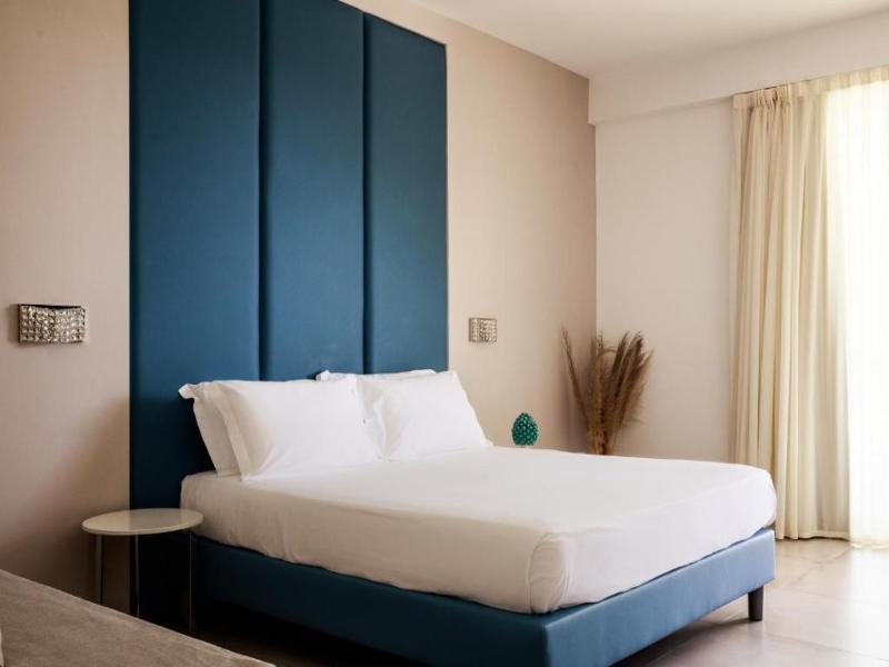 Luna Minoica Suites & Apartments image