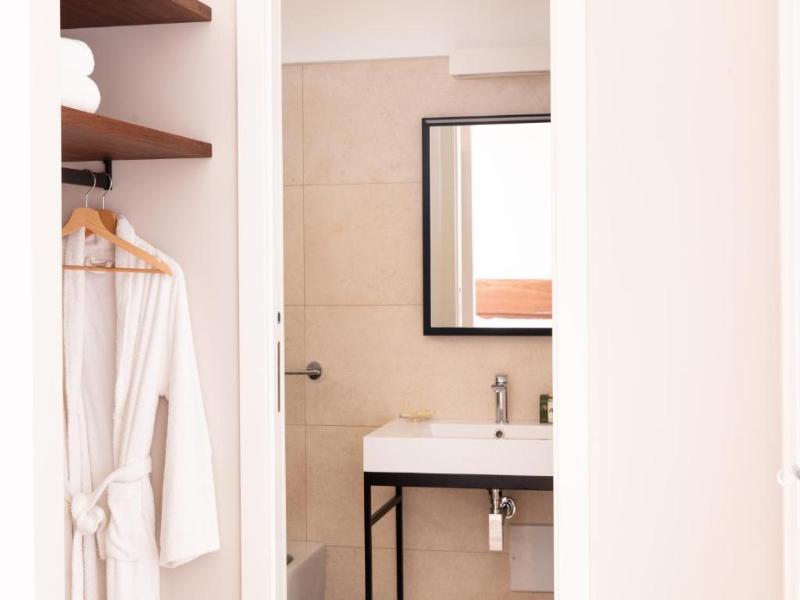 Luna Minoica Suites & Apartments image