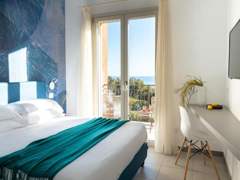 Luna Minoica Suites & Apartments image